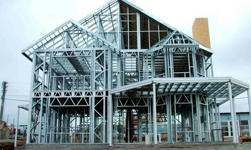 Estructura de casa construida con Metalcon en la Quinta Región - Barracas MyC. Construcción rápida y resistente.