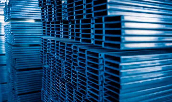 Vigas laminadas de acero tipo H e I utilizadas en construcción estructural