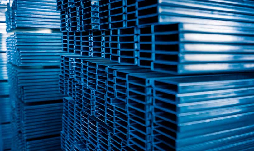 Vigas laminadas de acero tipo H e I utilizadas en construcción estructural